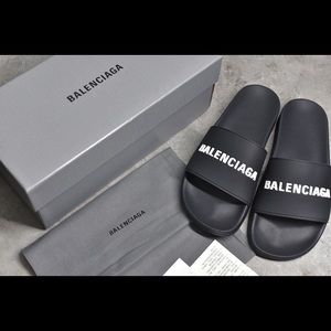 Black balenciaga slide